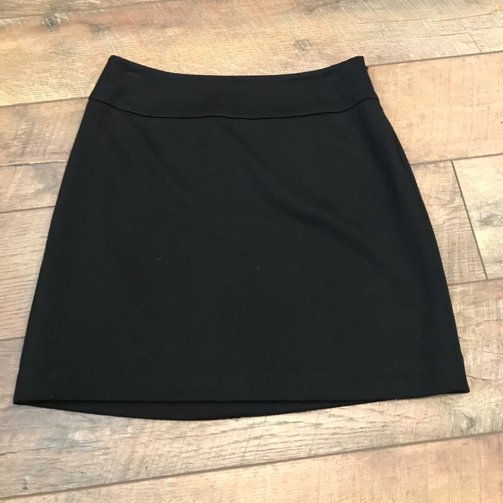 🖤Black Loft Petite Skirt🖤